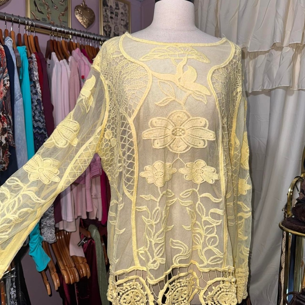 Vintage Pale Yellow Lace Floral Blouse/Overlay